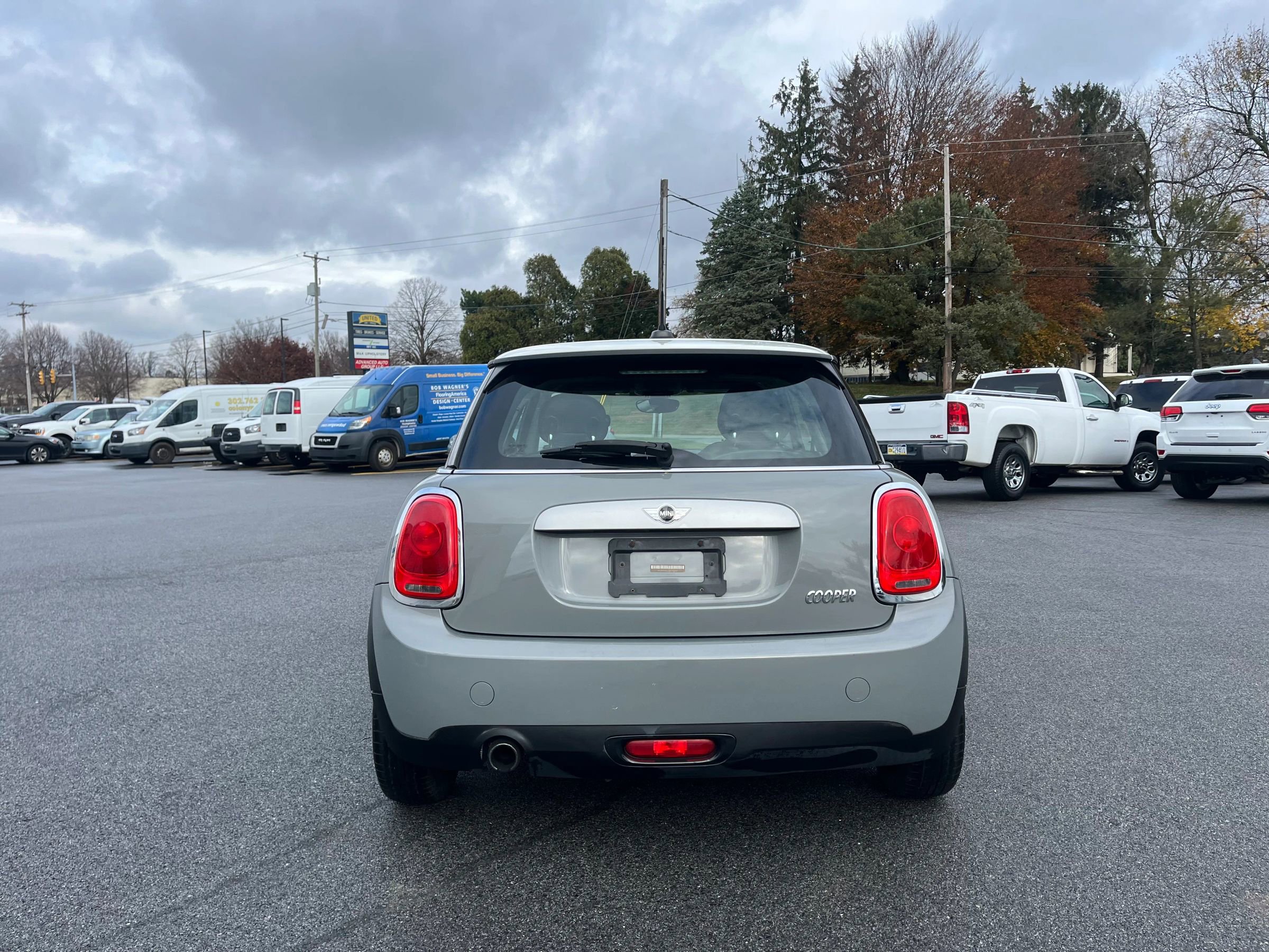 Used 2014 MINI Cooper 2-Door Hardtop image 4