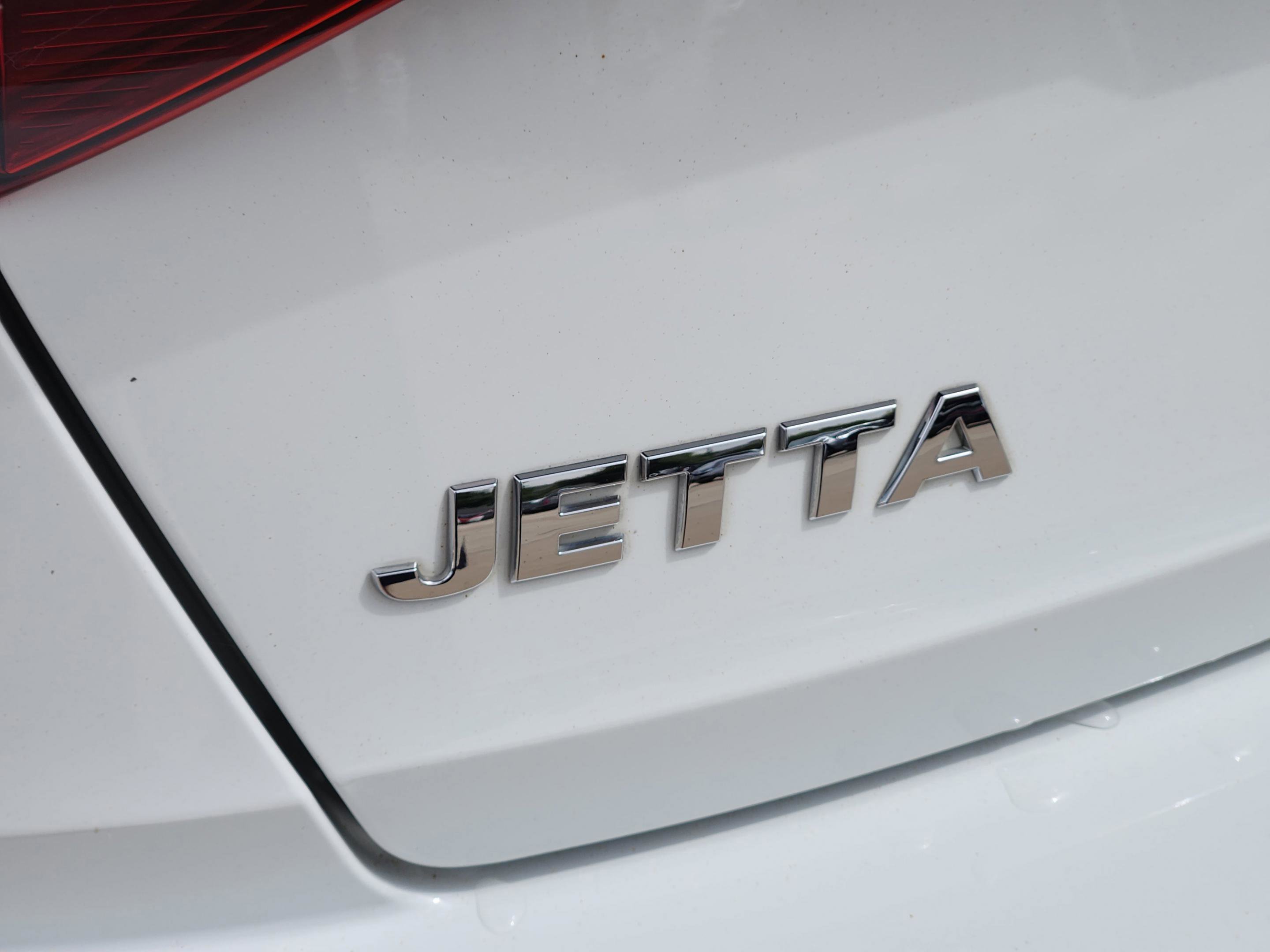 Used 2019 Volkswagen Jetta R-Line FWD image 36