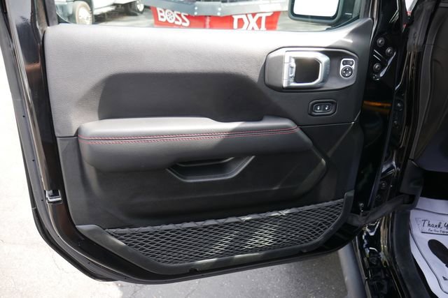 Used 2022 Jeep Wrangler Unlimited Rubicon w/ LED Lighting Group AWD/4WD image 13