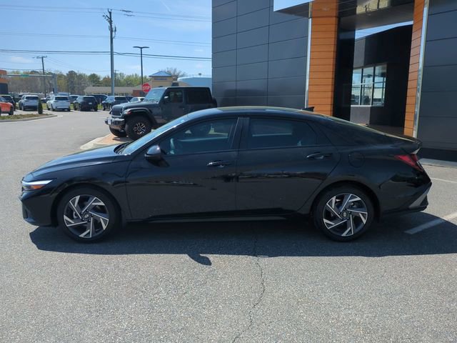 Used 2025 Hyundai Elantra Sport FWD image 7