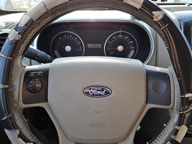 Used 2007 Ford Explorer XLT image 11