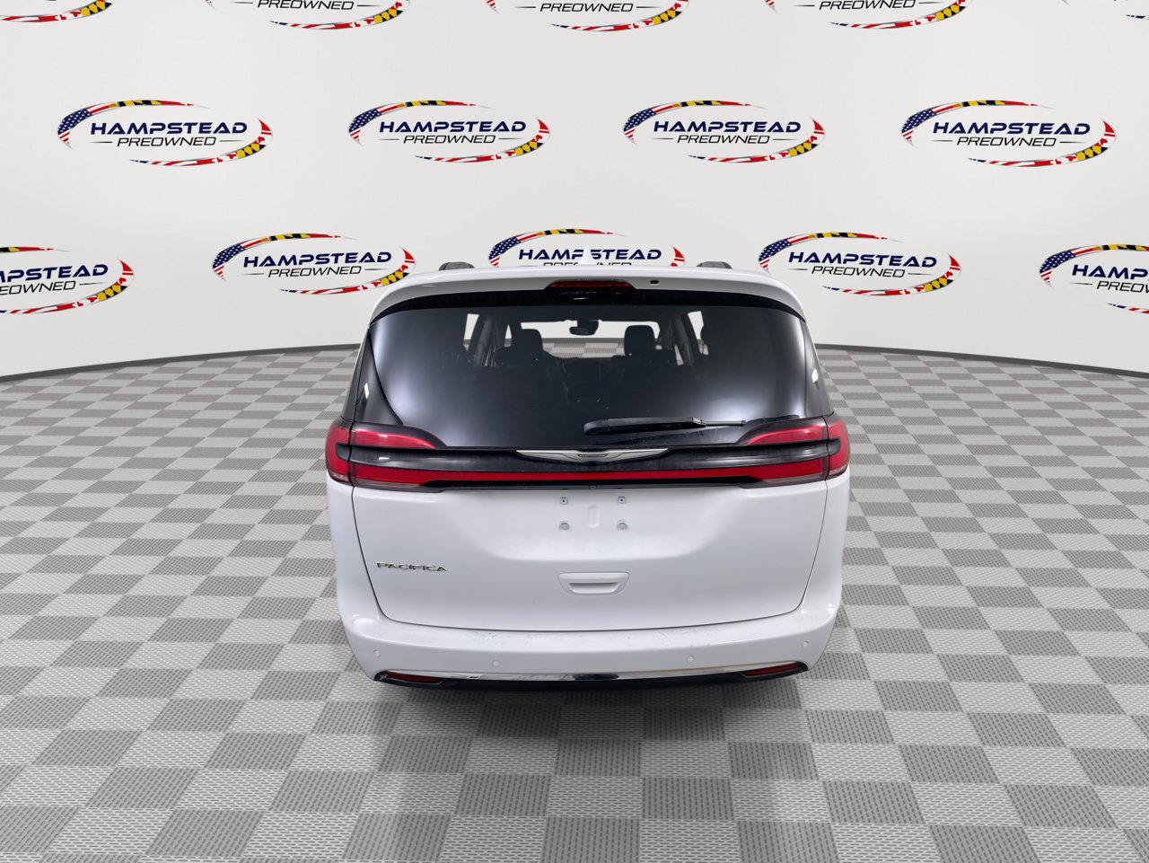 Used 2022 Chrysler Pacifica Touring-L FWD image 7