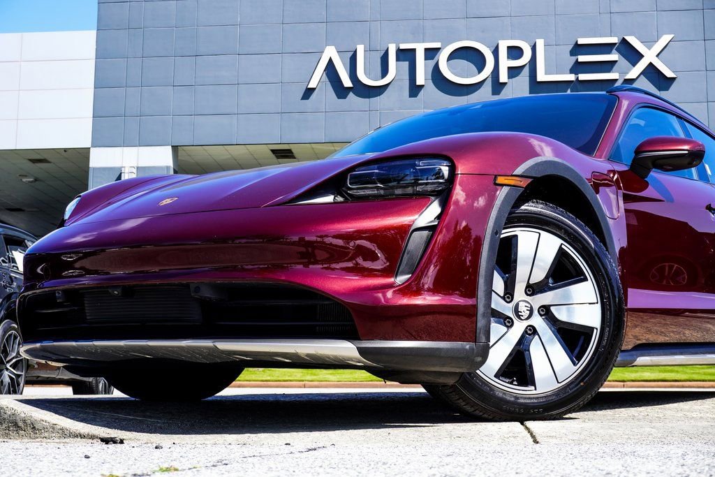 Used 2022 Porsche Taycan 4 Cross Turismo image 2