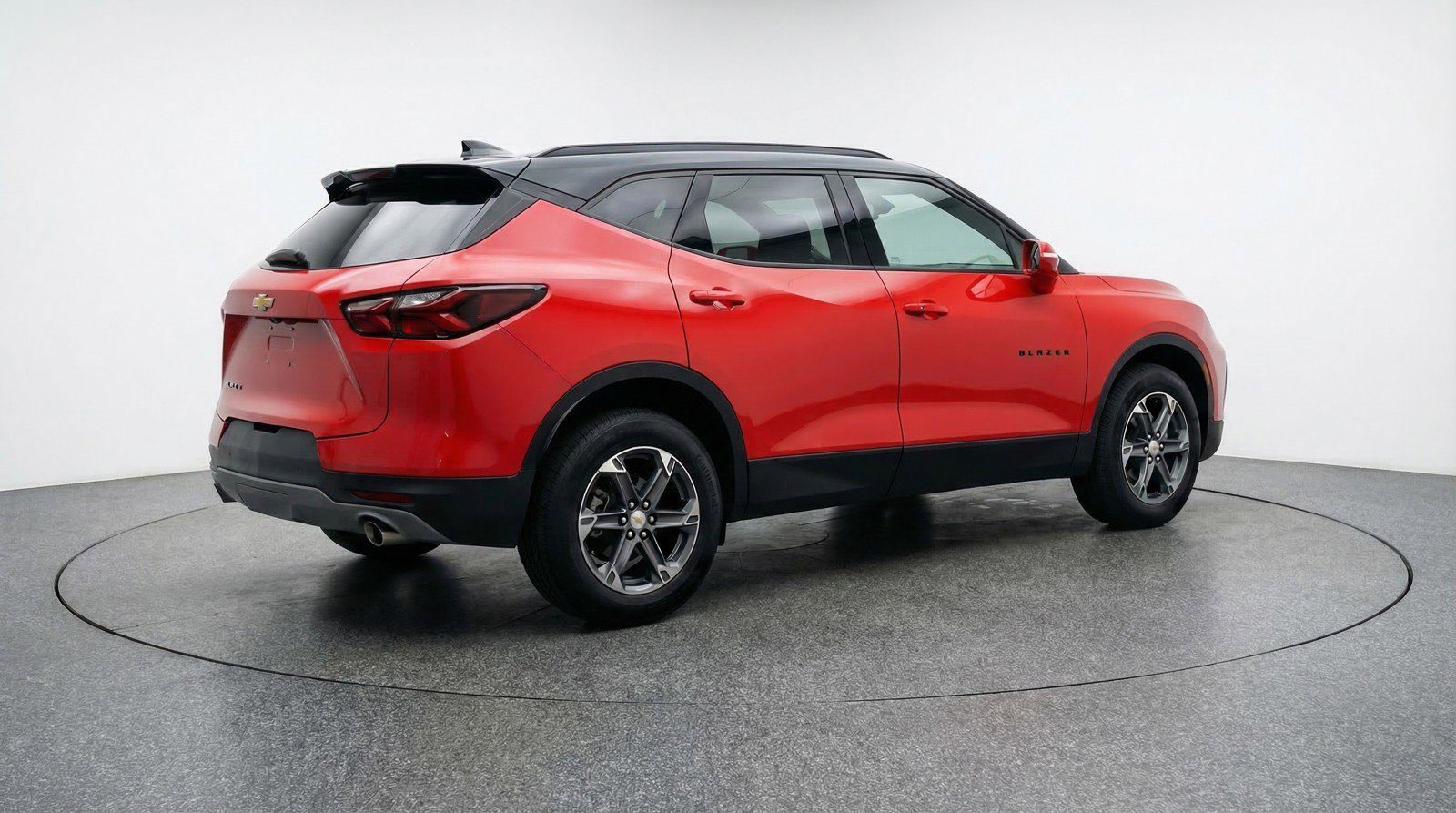 Used 2025 Chevrolet Blazer LT FWD image 9