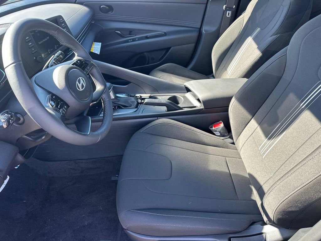 New 2025 Hyundai Elantra Sport image 9