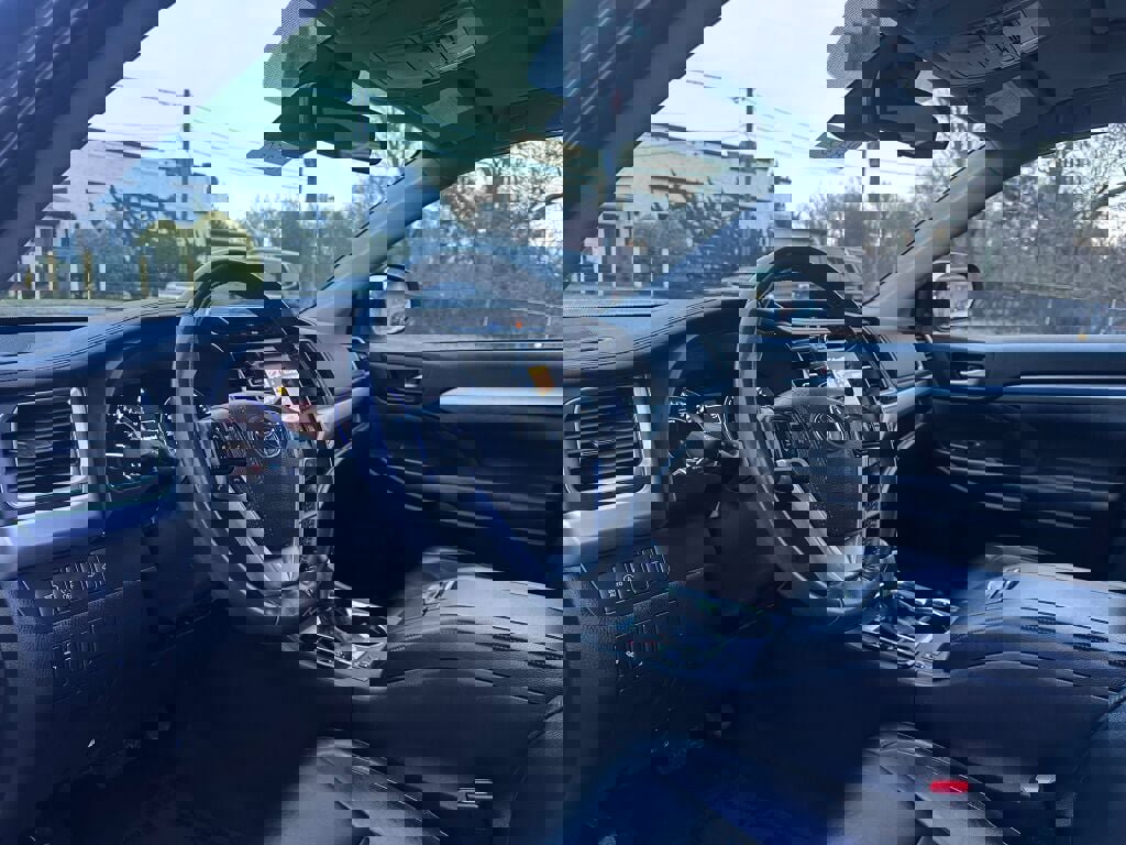 Used 2019 Toyota Highlander XLE image 12