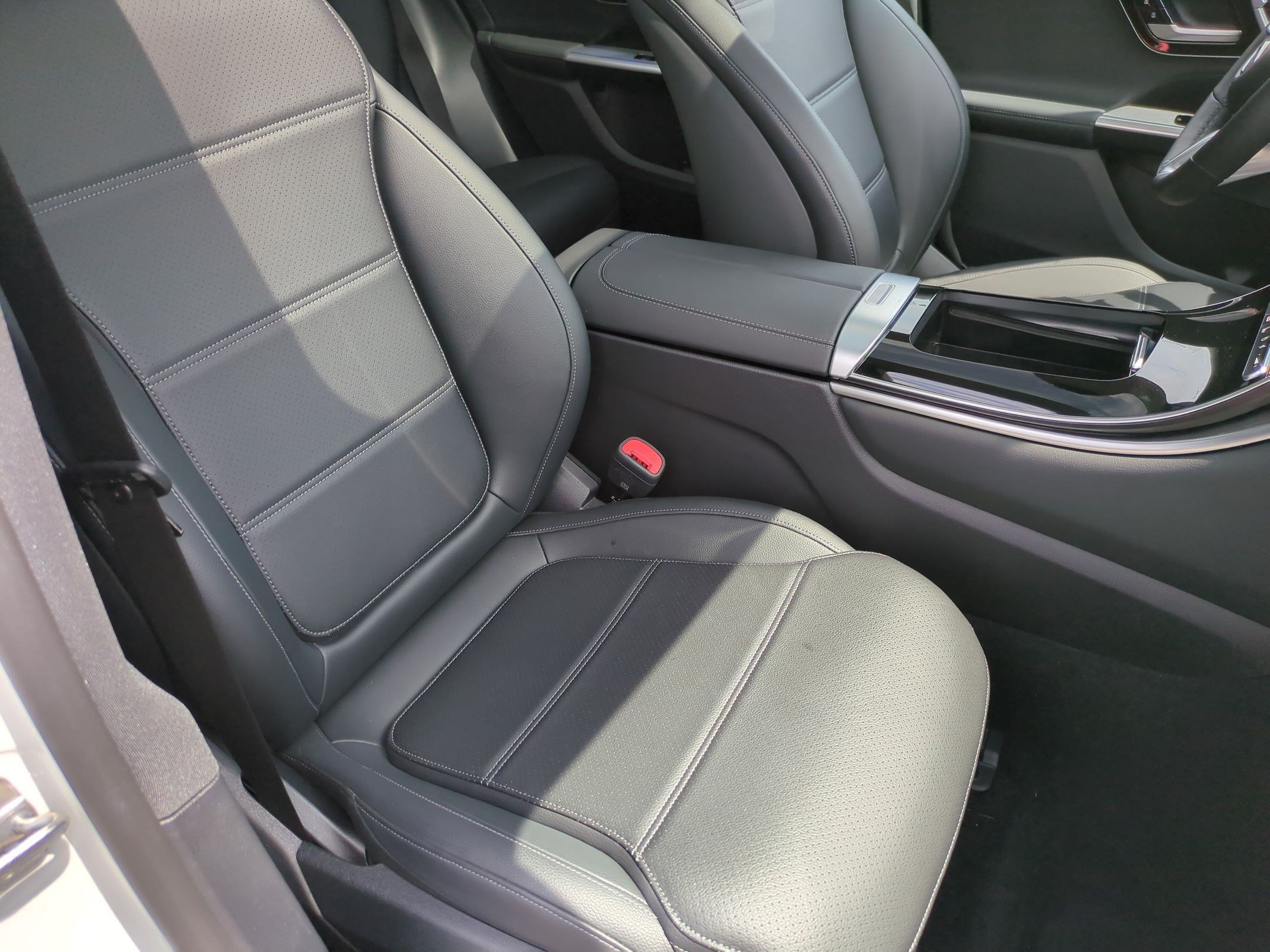 Certified 2024 Mercedes-Benz GLC 300 4MATIC image 36