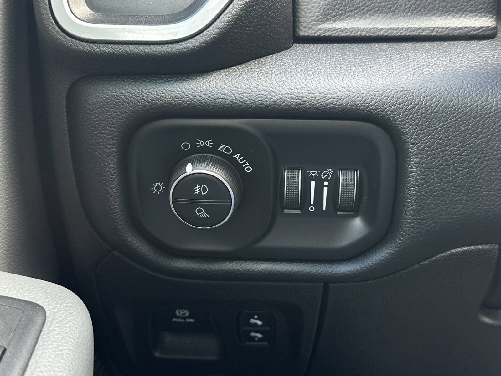 Used 2019 RAM 1500 Big Horn image 25