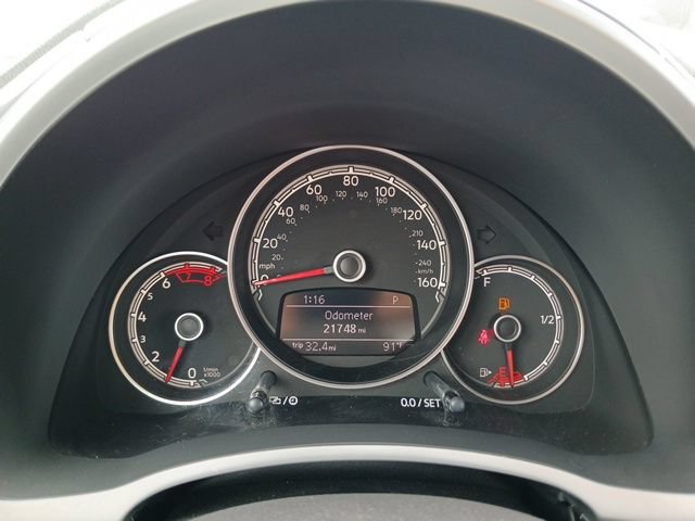 Used 2019 Volkswagen Beetle 2.0T SE FWD image 17