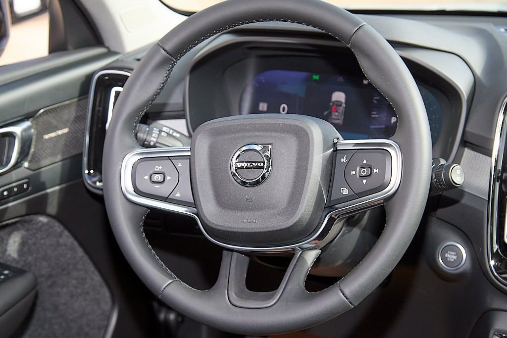 New 2026 Volvo XC40 B5 Ultra w/ Climate Package image 25