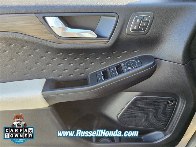 Used 2020 Ford Escape Titanium image 23