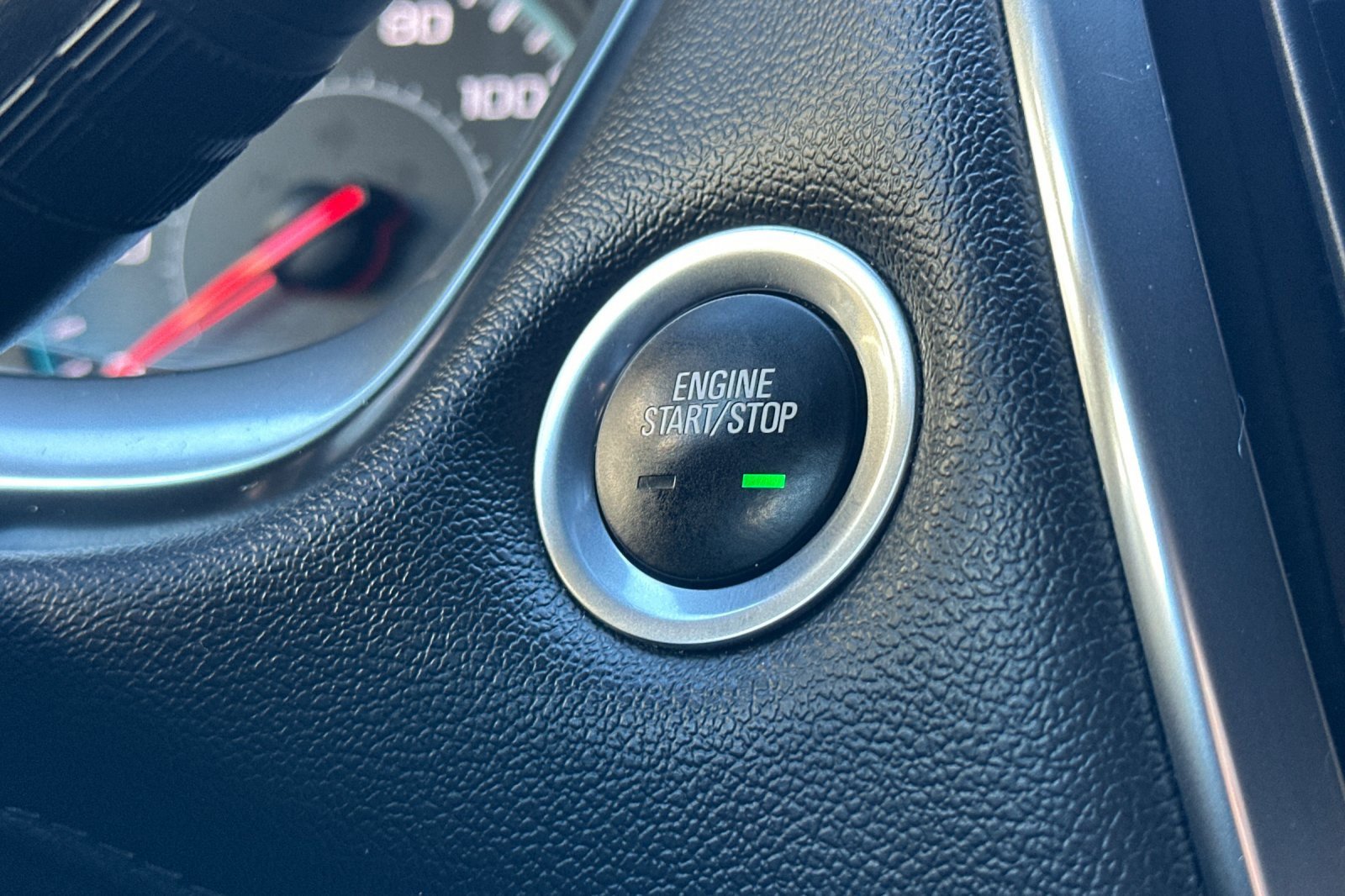 Used 2023 Chevrolet Traverse LT image 30