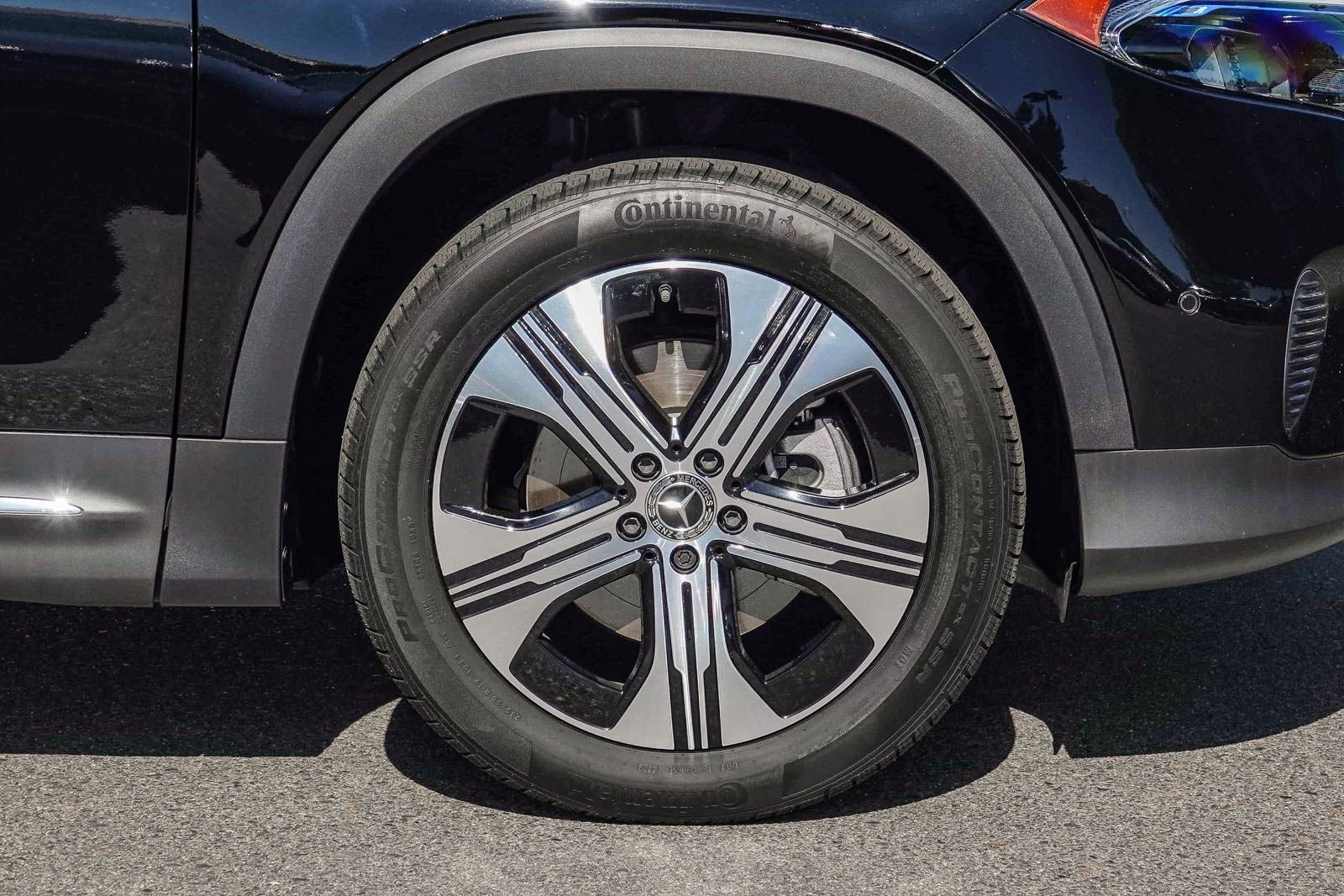 Used 2024 Mercedes-Benz EQB 350 4MATIC SUV image 11