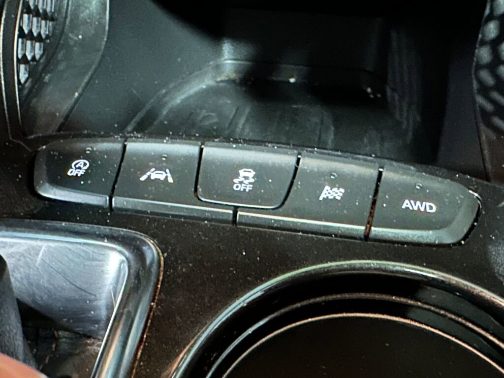 Used 2023 Chevrolet TrailBlazer RS w/ Sun and Liftgate Package image 17