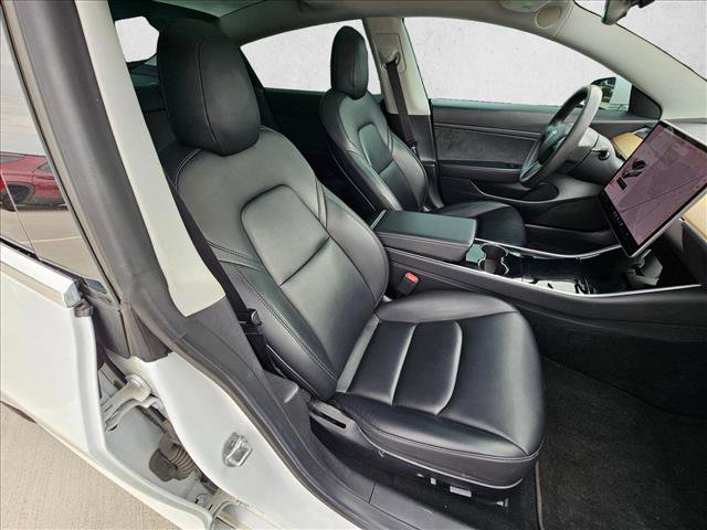 Used 2020 Tesla Model 3 Standard Range Plus RWD image 18