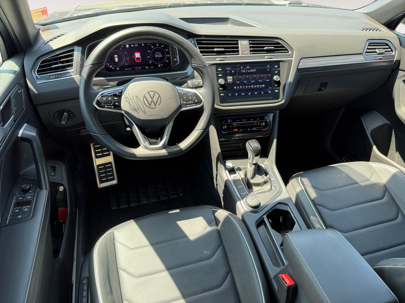Used 2024 Volkswagen Tiguan SEL R-Line AWD/4WD image 15