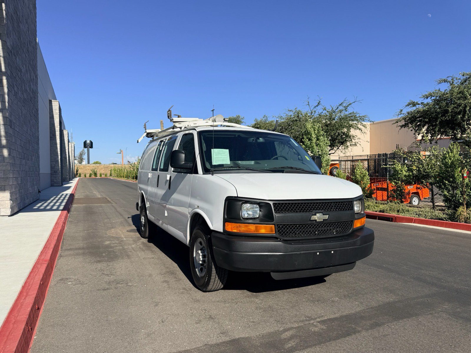 Used 2015 Chevrolet Express 2500 RWD image 7