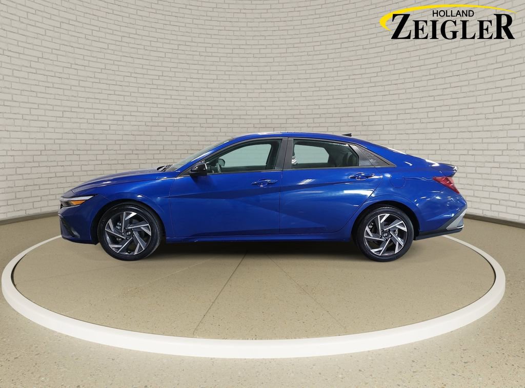 Used 2025 Hyundai Elantra Sport FWD image 8