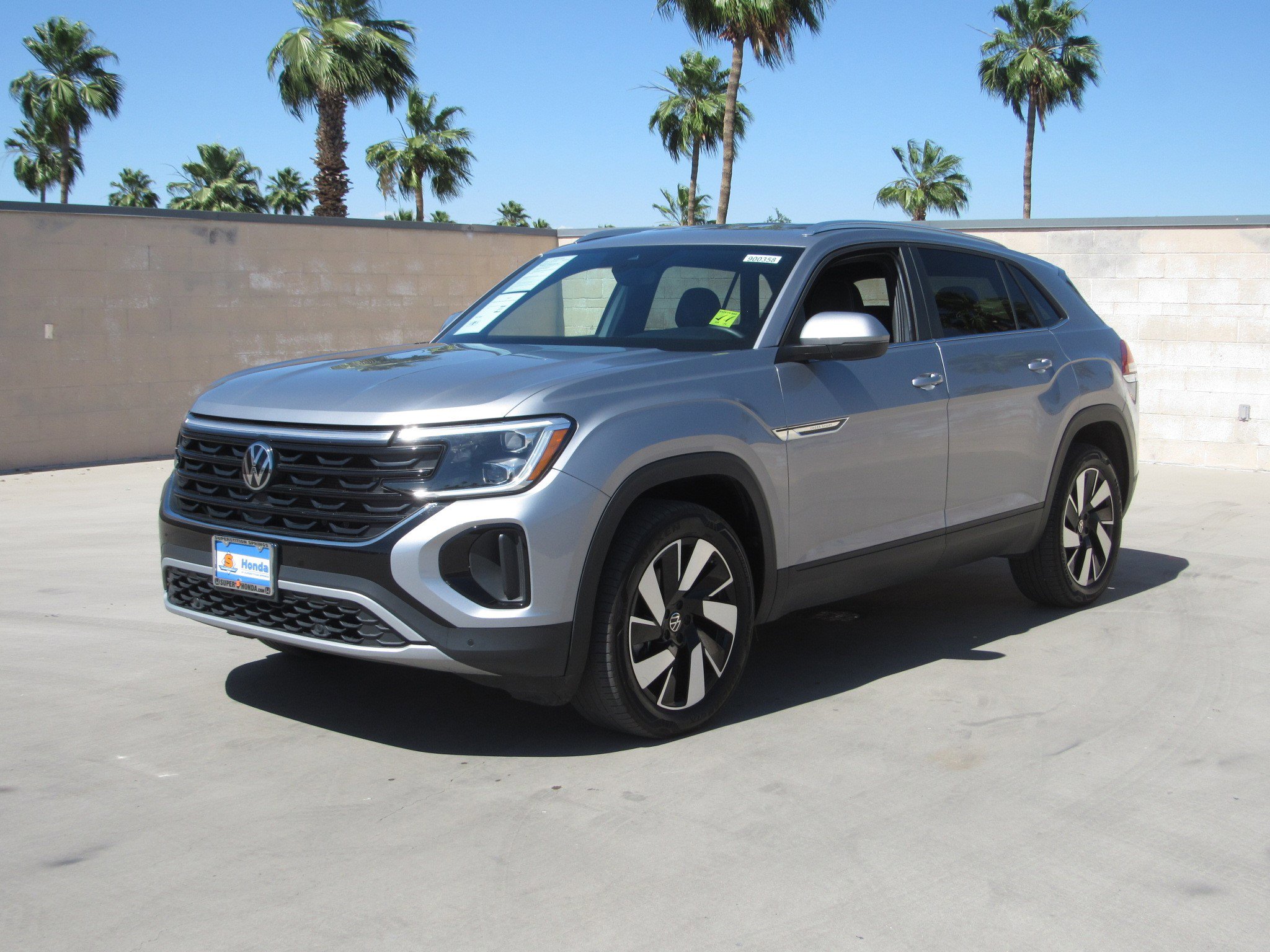 Used 2025 Volkswagen Atlas Cross Sport SE AWD/4WD image 1