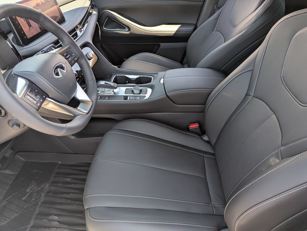 Certified 2027 INFINITI QX60 Sport w/ Dark Cargo Package AWD/4WD image 13