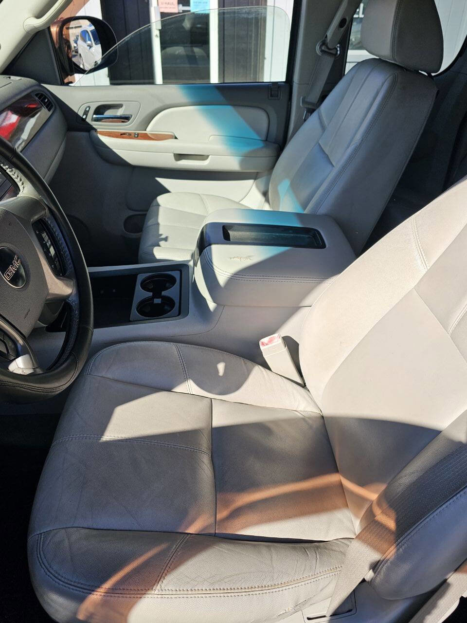 Used 2008 GMC Sierra 1500 SLT w/ SLE/SLT Trailering Package image 13