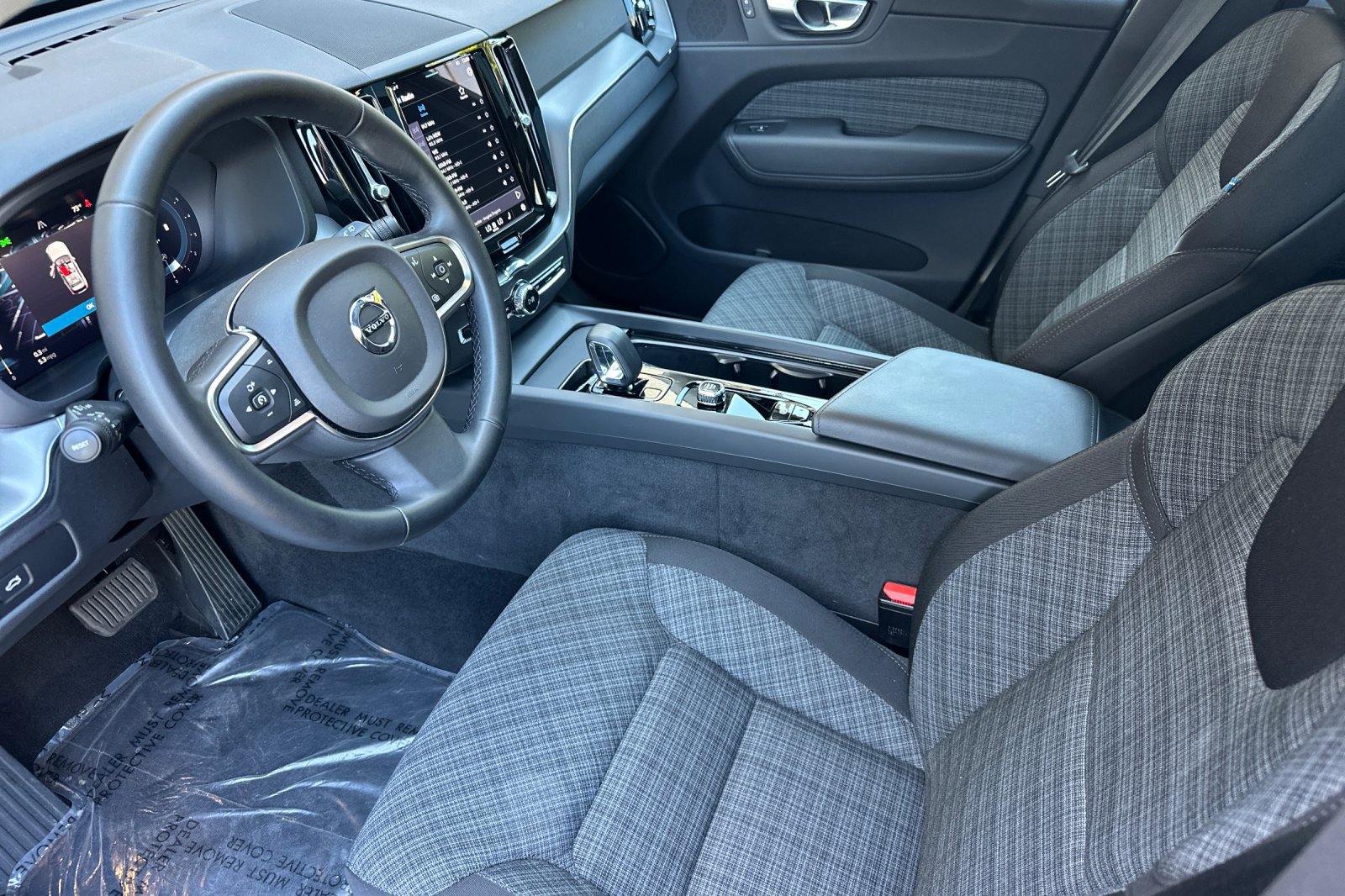 Certified 2025 Volvo XC60 B5 Core w/ Protection Package Premier image 10
