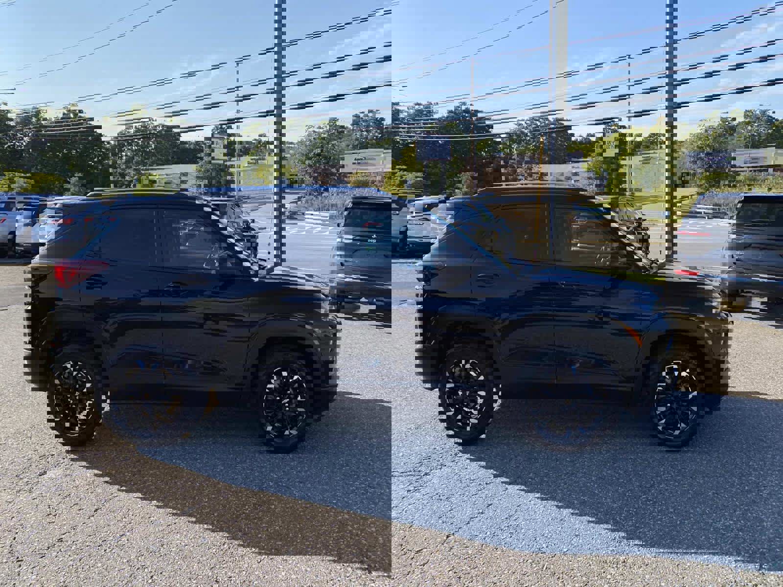 Used 2023 Chevrolet TrailBlazer LT image 2