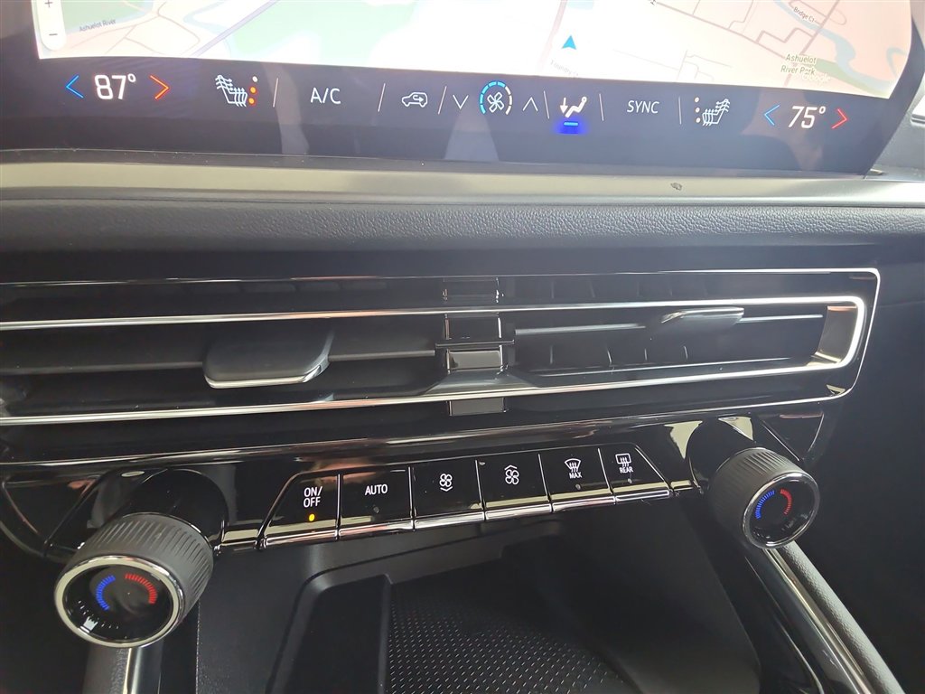 New 2026 Chevrolet Traverse LT image 18