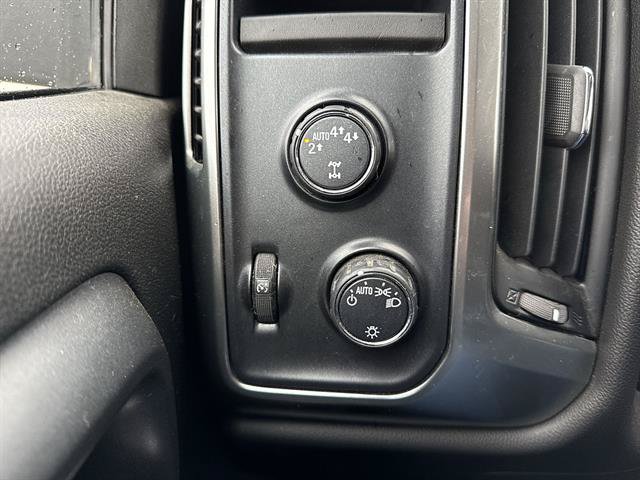 Used 2018 Chevrolet Silverado 1500 LT AWD/4WD image 51