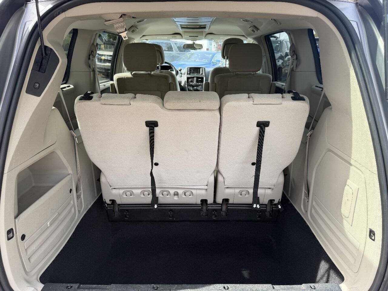 Used 2013 Dodge Grand Caravan Crew w/ Driver Convenience Group FWD image 19