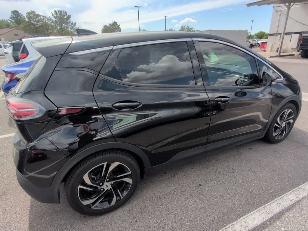 Certified 2023 Chevrolet Bolt LT w/ Infotainment Package FWD image 8