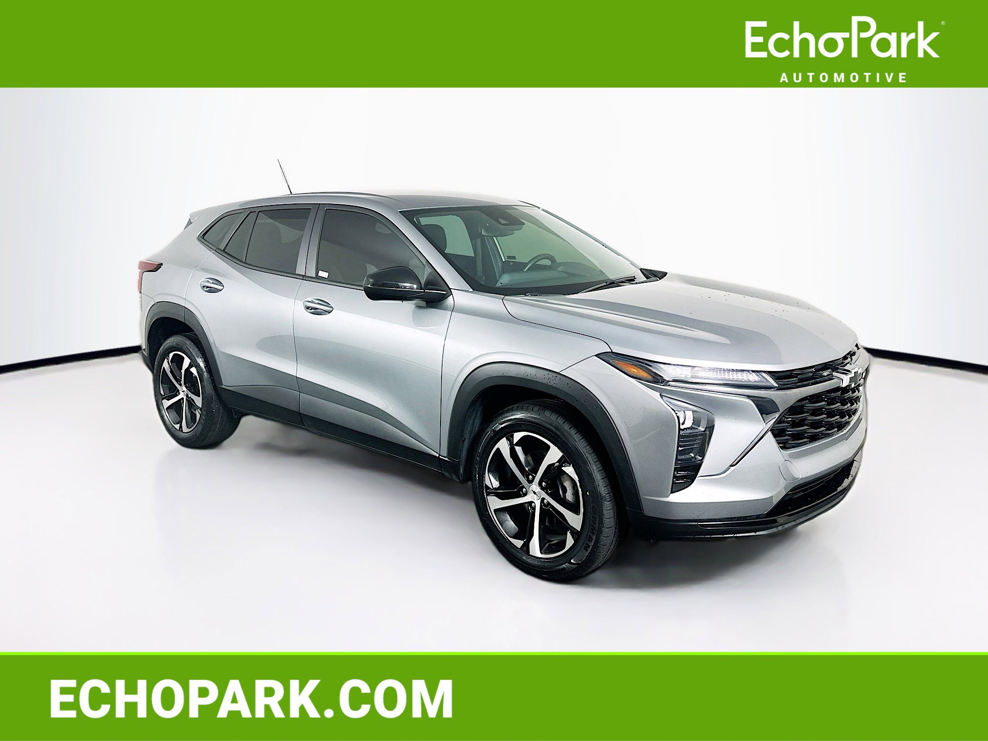 Used 2024 Chevrolet Trax RS w/ Driver Confidence Package FWD image 1