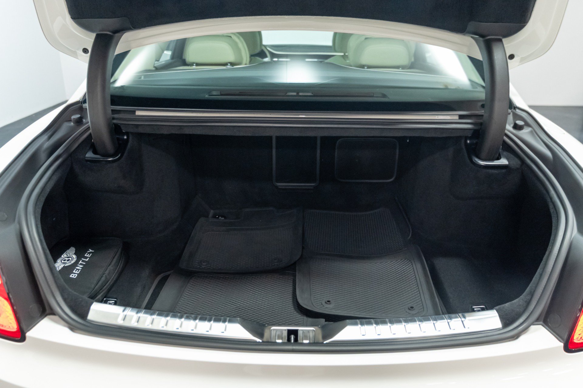 Used 2021 Bentley Flying Spur W12 AWD/4WD image 67