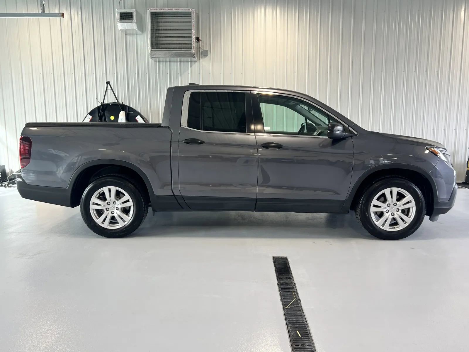 Used 2018 Honda Ridgeline RT image 2