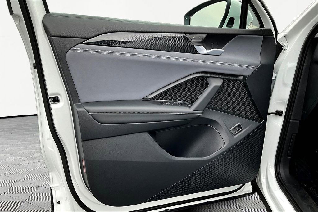 New 2026 Volkswagen Tiguan SE image 18