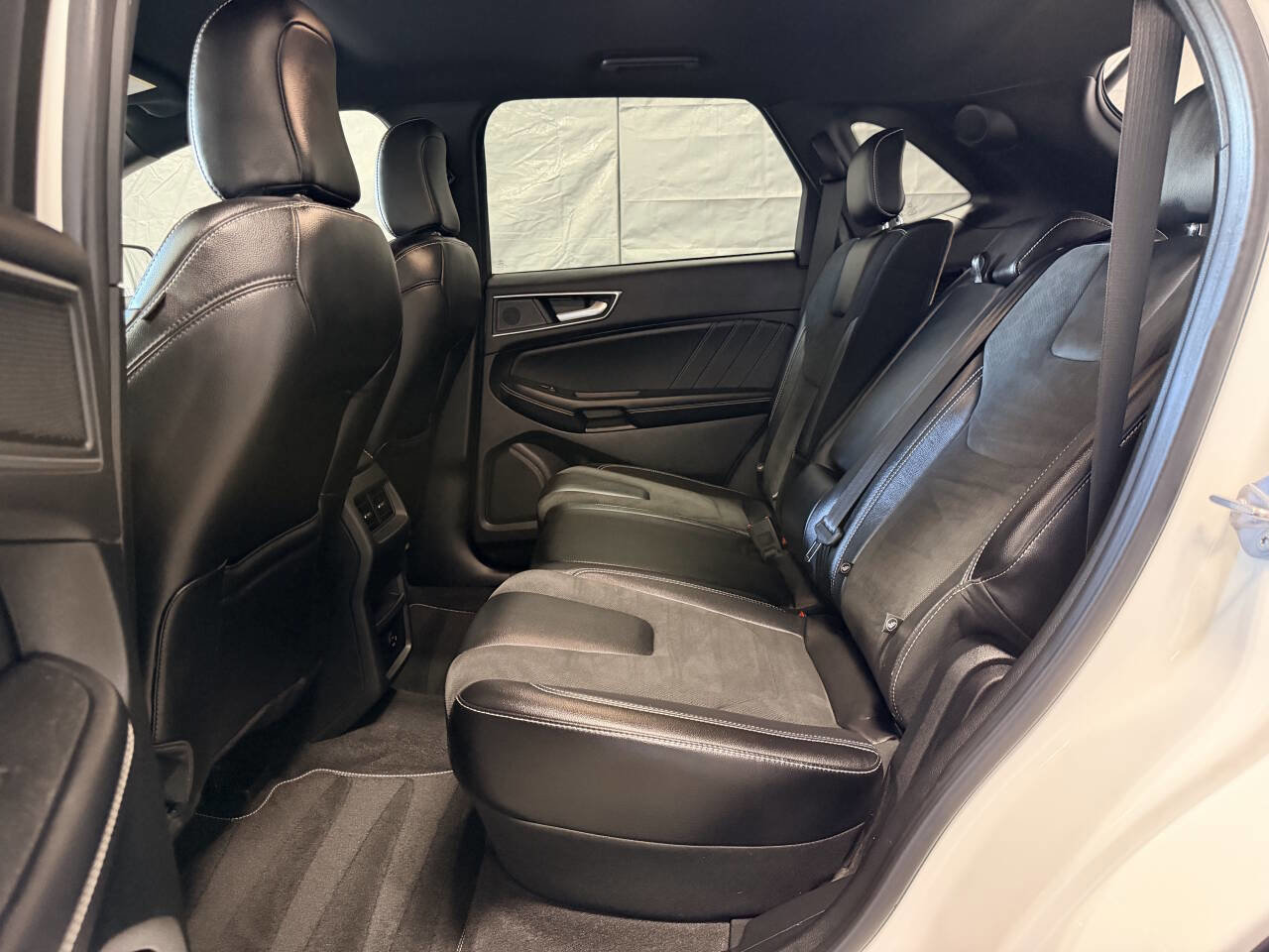 Used 2022 Ford Edge ST image 22