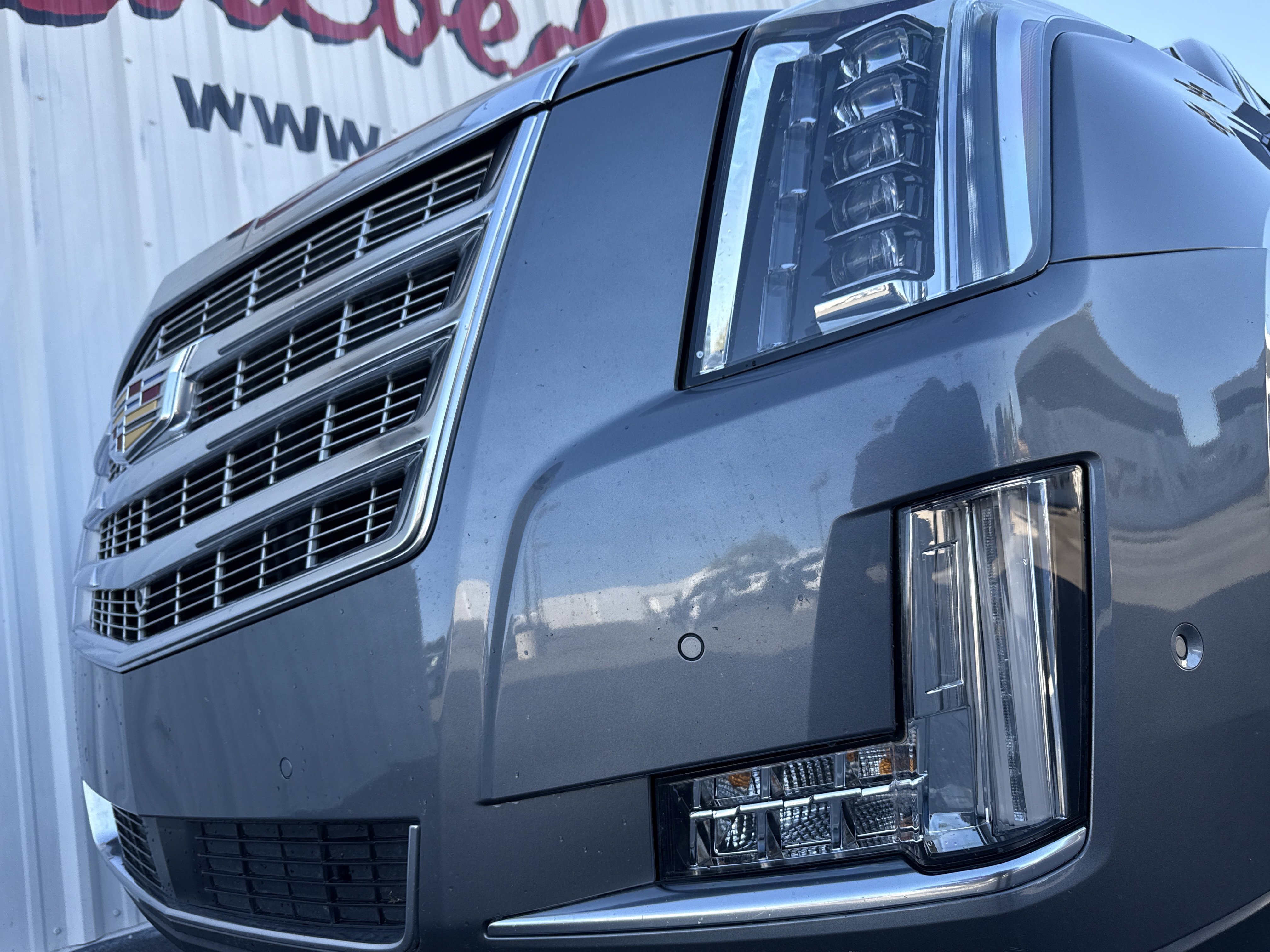 Used 2018 Cadillac Escalade Luxury w/ LPO, Radiant Package image 8