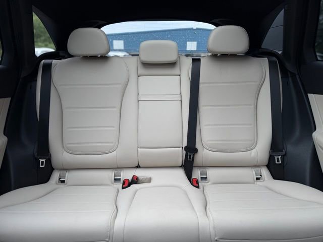 Used 2025 Mercedes-Benz GLC 300 4MATIC image 54