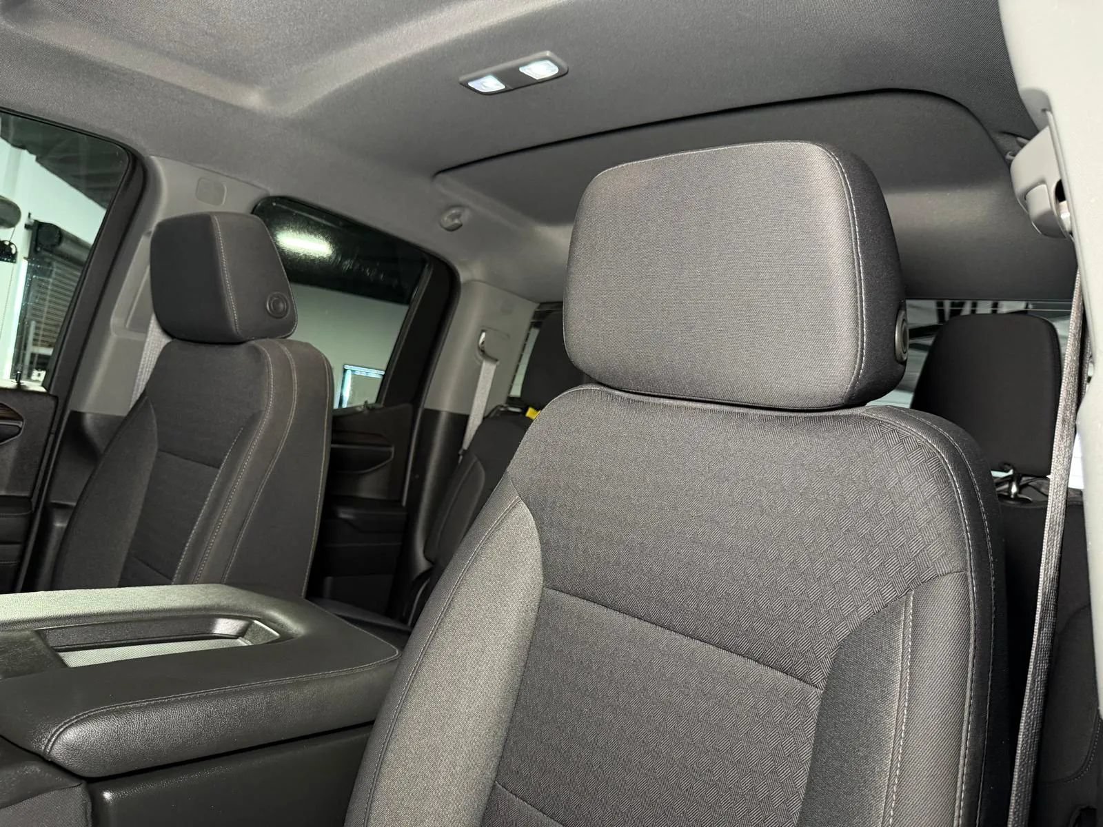 Used 2022 Chevrolet Silverado 1500 LT AWD/4WD image 27