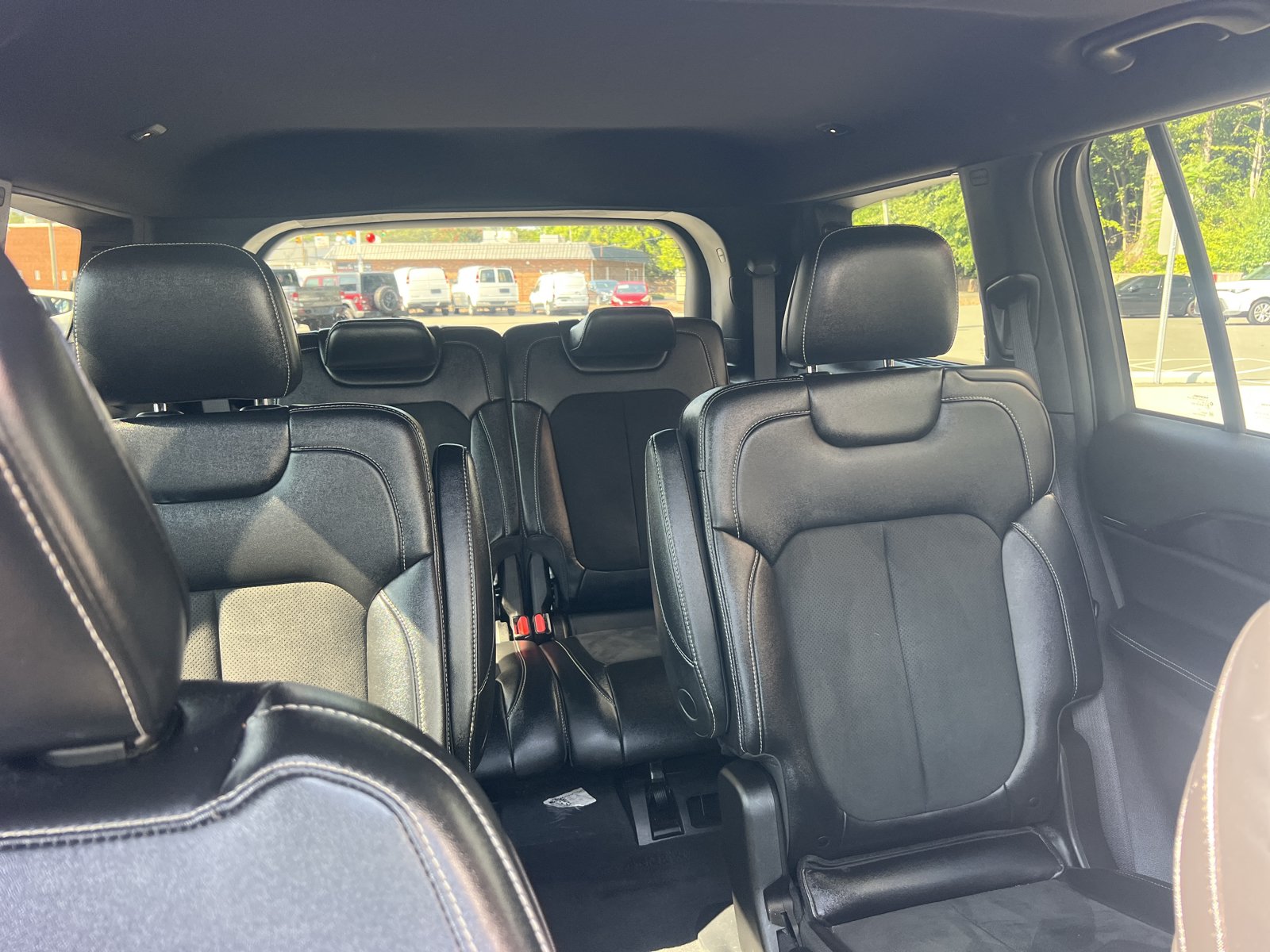 Used 2023 Jeep Grand Cherokee L Laredo AWD/4WD image 35
