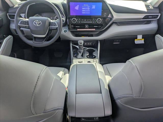 New 2026 Toyota Highlander XLE image 13