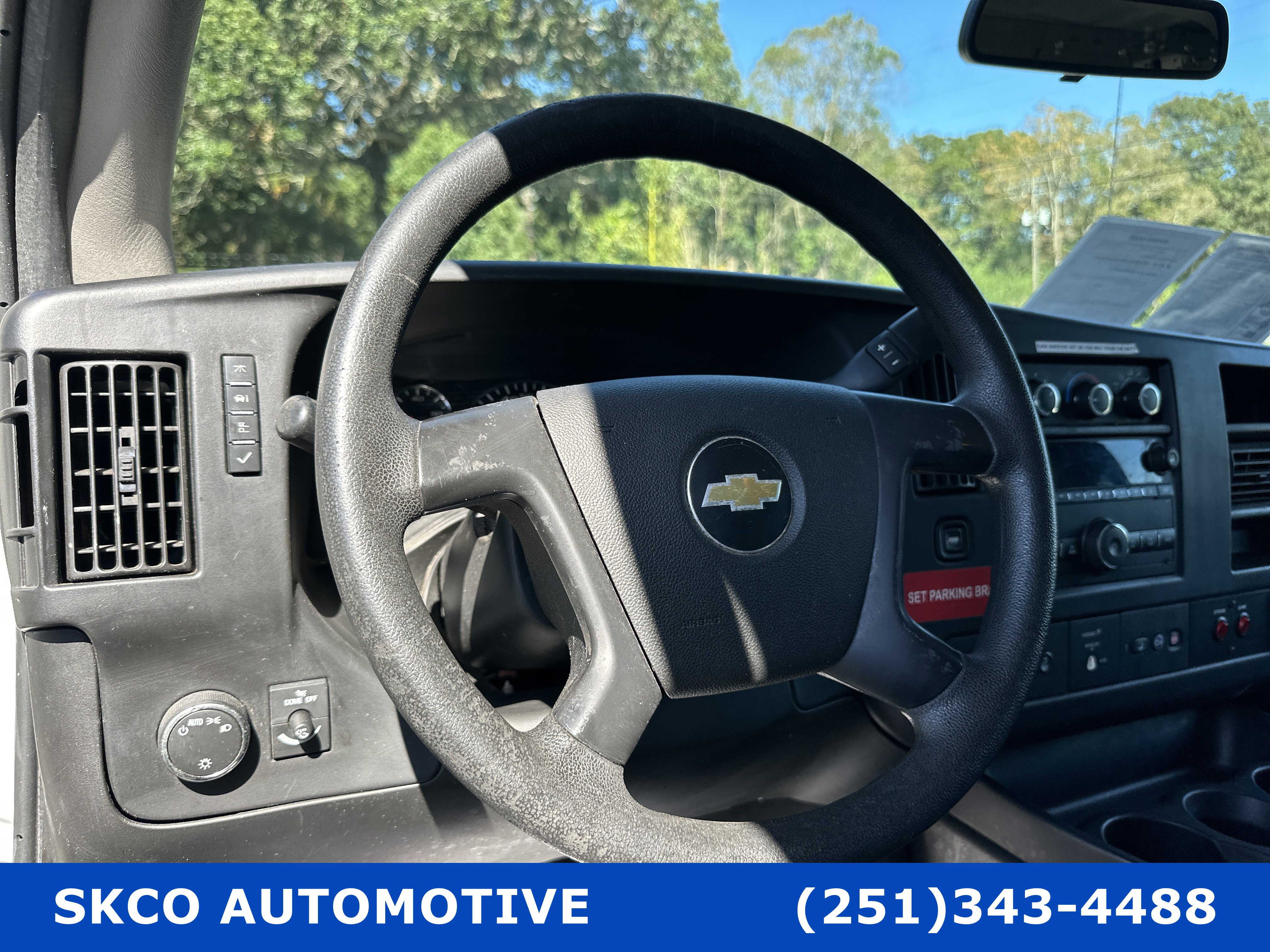 Used 2015 Chevrolet Express 2500 image 18