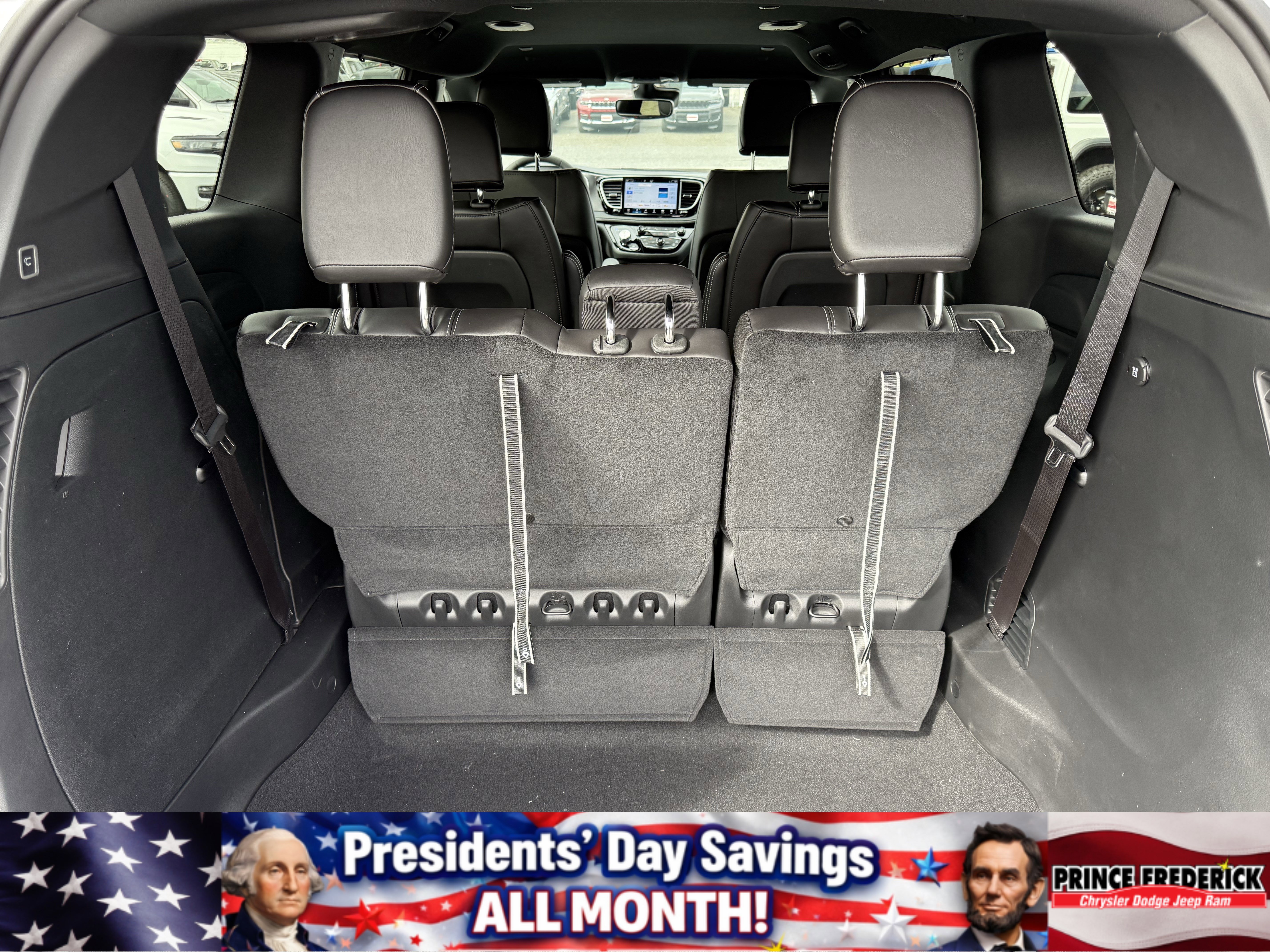 New 2026 Chrysler Pacifica Select image 13