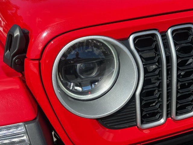 Used 2026 Jeep Wrangler Unlimited Sahara AWD/4WD image 9