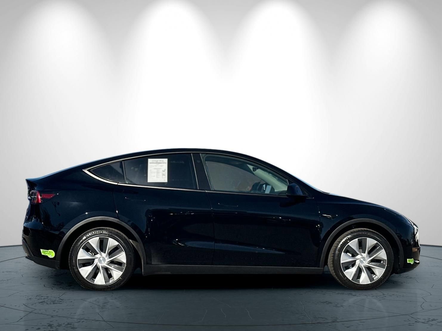 Used 2023 Tesla Model Y Long Range image 3