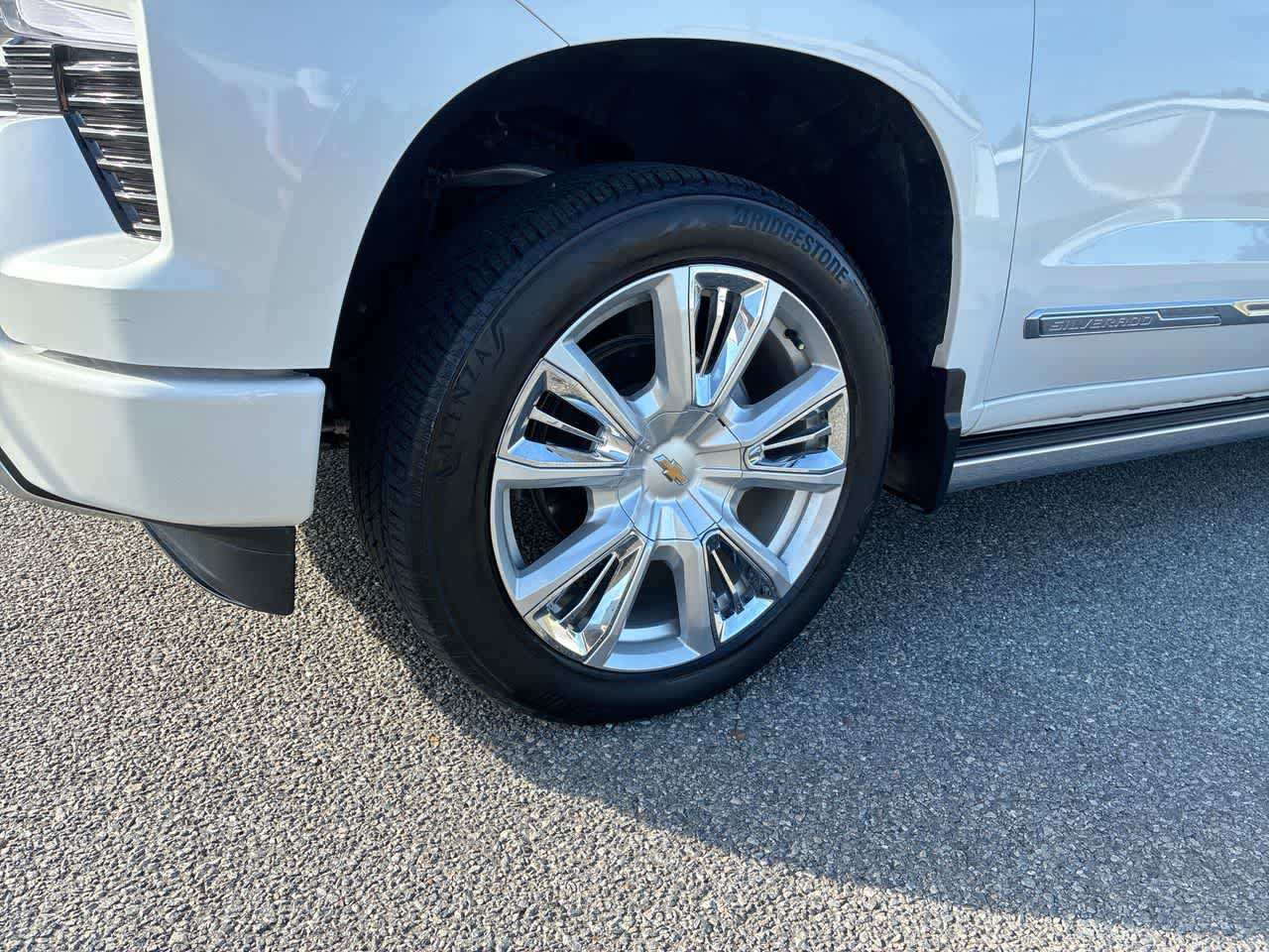 Used 2025 Chevrolet Silverado 1500 High Country AWD/4WD image 33