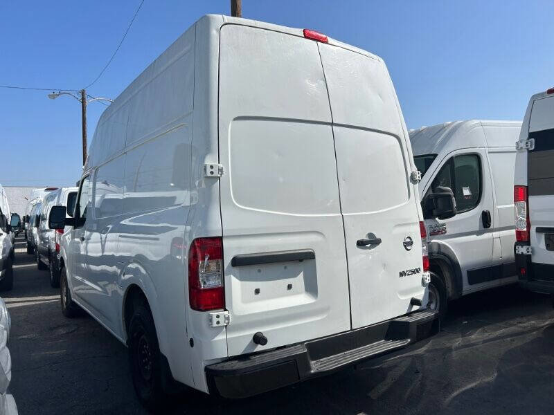 Used 2018 Nissan NV 2500 S image 3