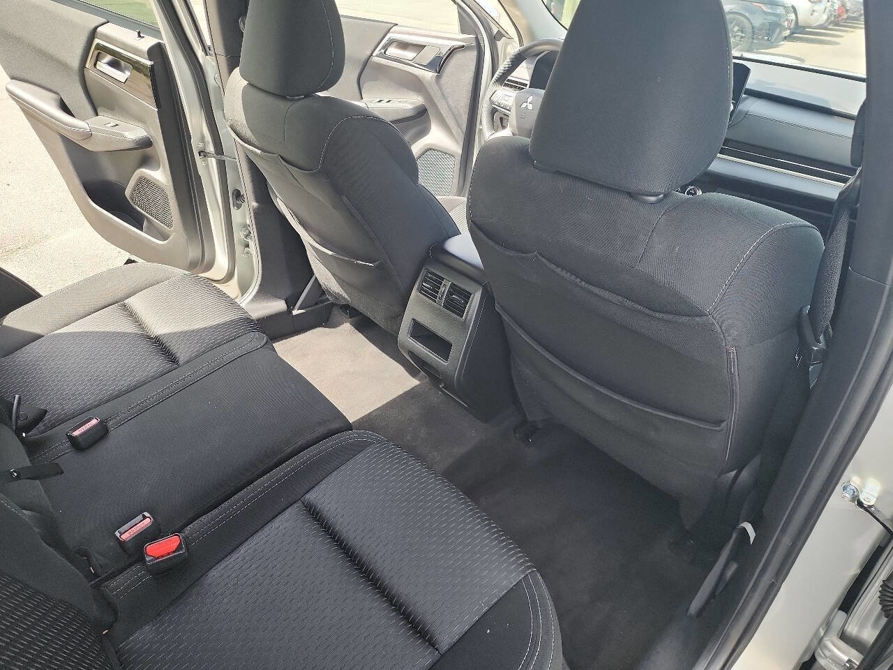 Used 2022 Mitsubishi Outlander ES FWD image 18