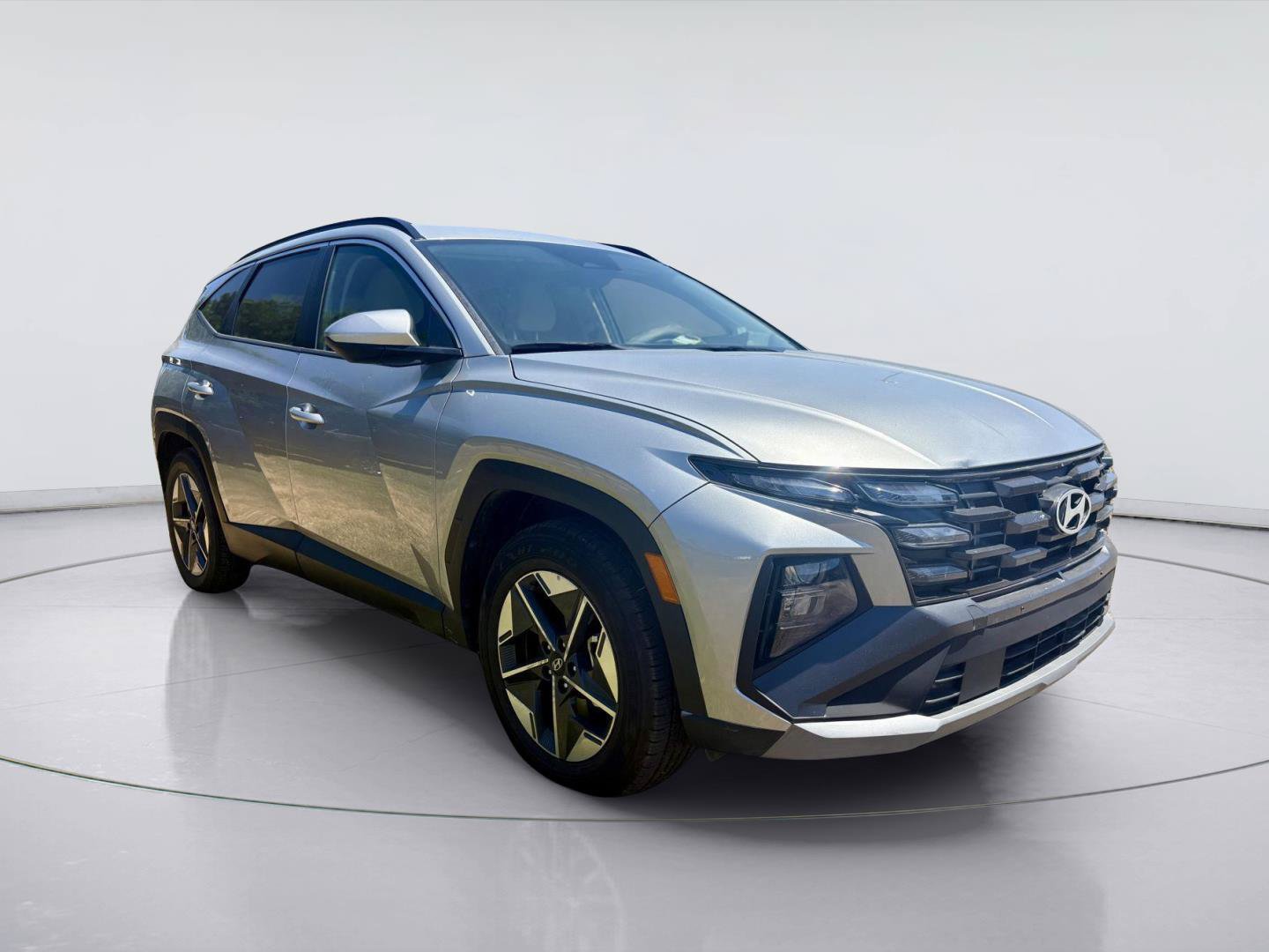 Used 2025 Hyundai Tucson SEL FWD image 1