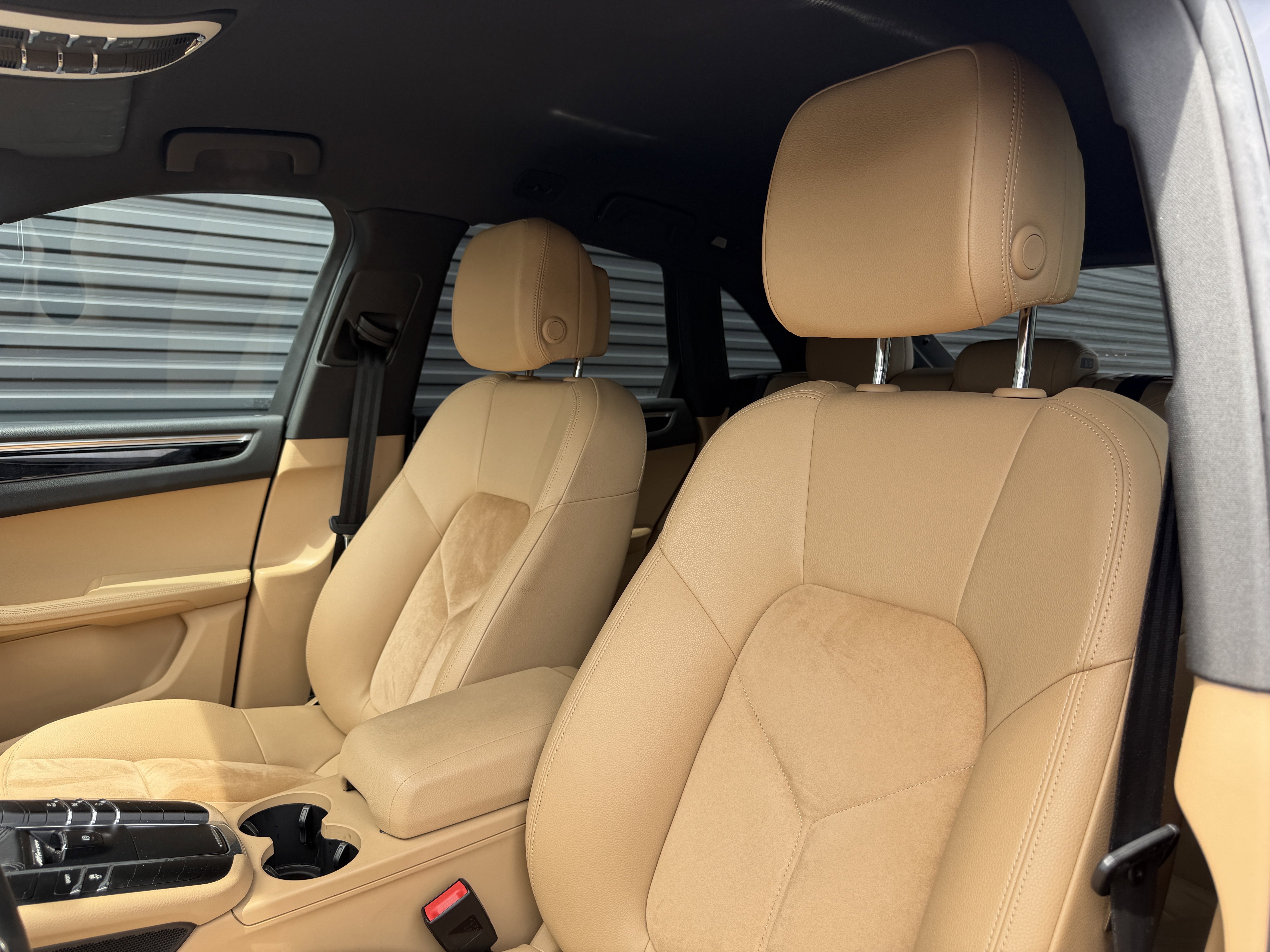 Used 2018 Porsche Macan AWD/4WD image 5